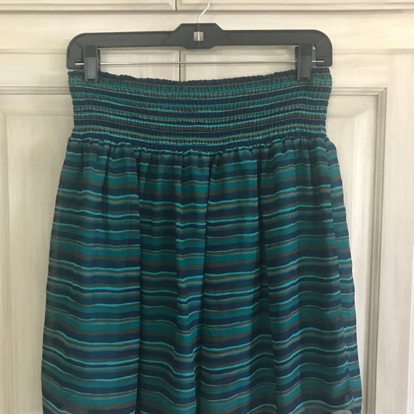 Short, Flowy Old Navy Skirt - Worn Once - Picture 2 of 3